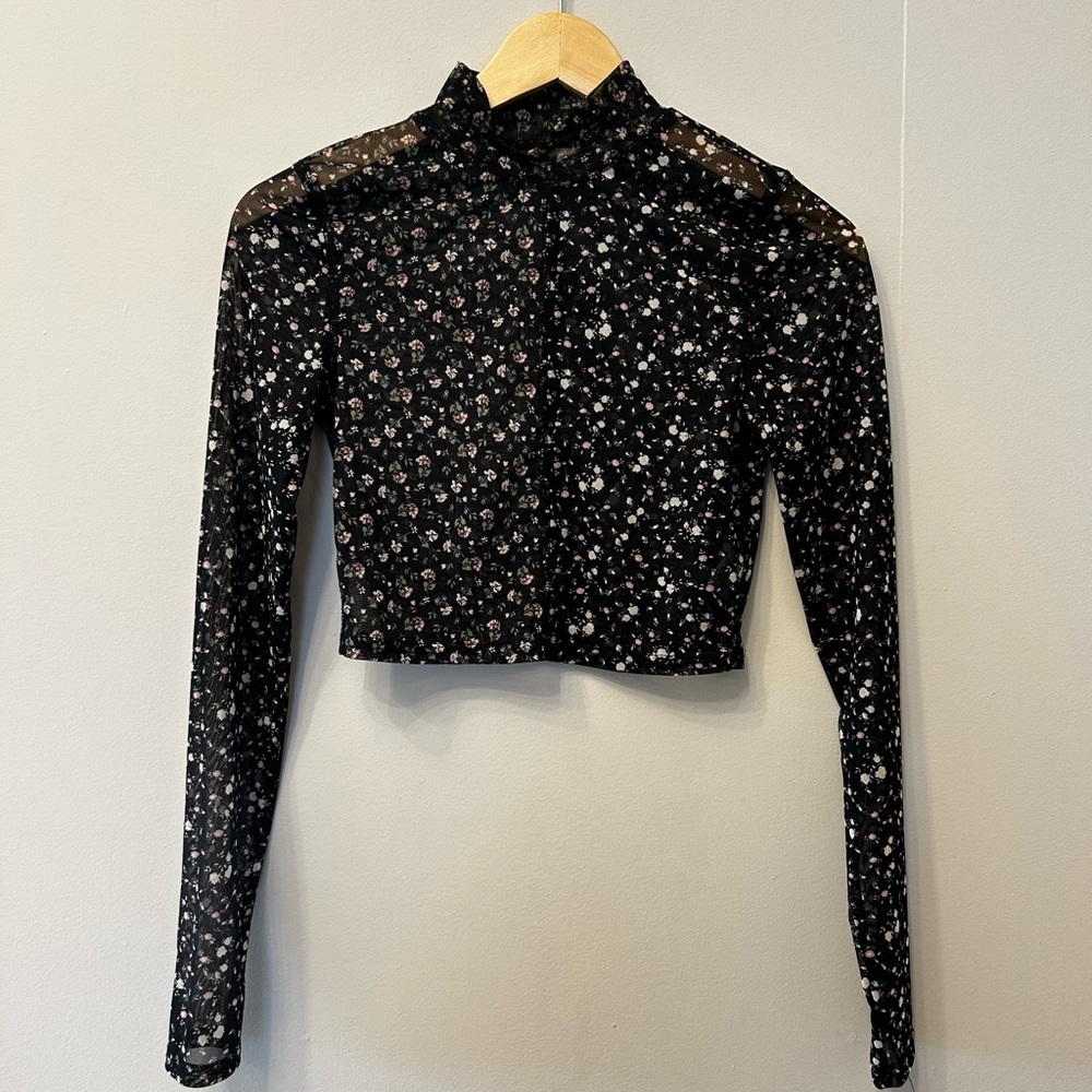 Aeropostale Black and White Fitted Crop Blouse with Mandarin Collar